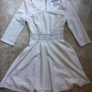 Stretchy 3/4 Sleeve Dress White/Cream Colored